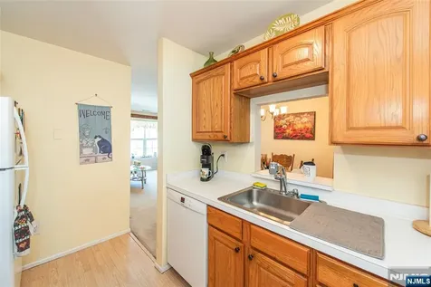 1060 Chedworth Circle Mahwah NJ 07430