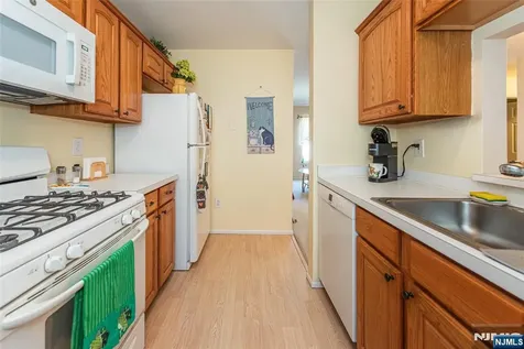 1060 Chedworth Circle Mahwah NJ 07430