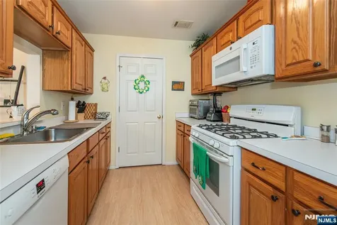 1060 Chedworth Circle Mahwah NJ 07430