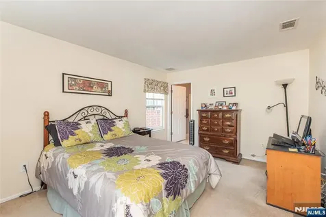 1060 Chedworth Circle Mahwah NJ 07430