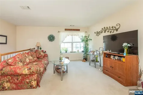 1060 Chedworth Circle Mahwah NJ 07430