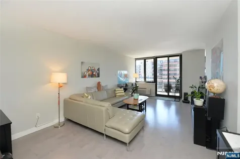 100 Carlyle Drive Cliffside Park NJ 07010