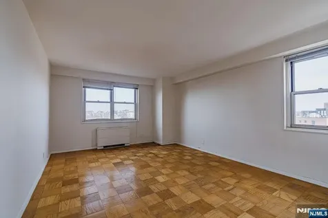 6600 Jfk Boulevard E West New York NJ 07093