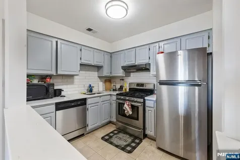 1131 Waterford Drive Edison NJ 08817