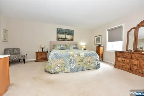 321 John Ochs Drive Saddle Brook NJ 07663