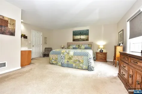 321 John Ochs Drive Saddle Brook NJ 07663
