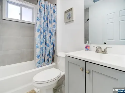 76 Amherst Street East Orange NJ 07018