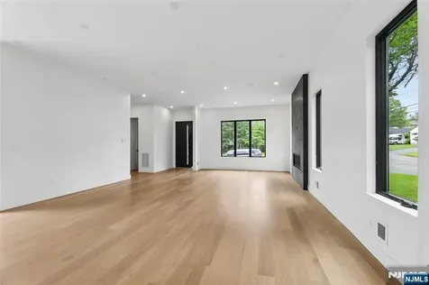 1 Bancroft Place Cresskill NJ 07626