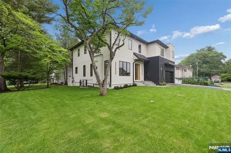 1 Bancroft Place Cresskill NJ 07626