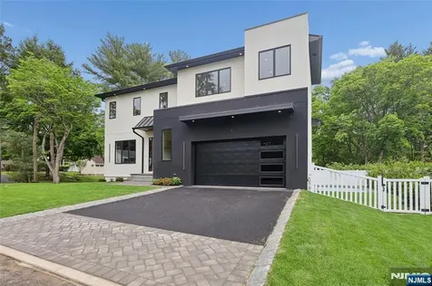 1 Bancroft Place Cresskill NJ 07626