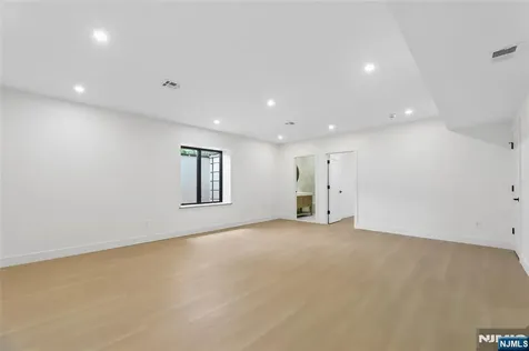 1 Bancroft Place Cresskill NJ 07626