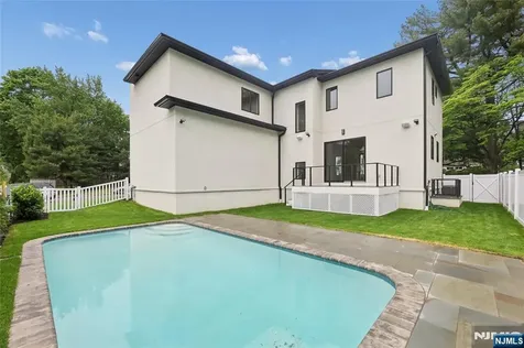 1 Bancroft Place Cresskill NJ 07626