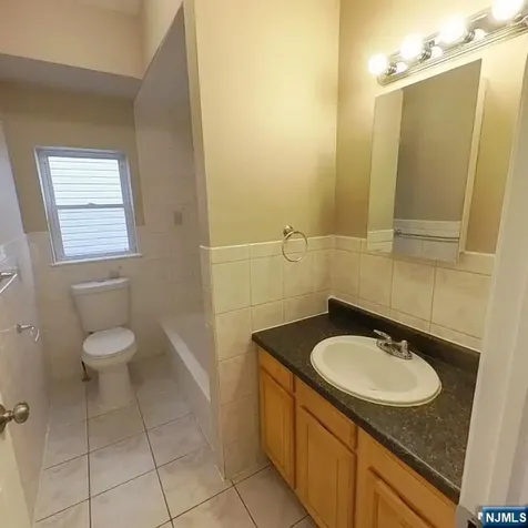 547 Elm Street Kearny NJ 07032