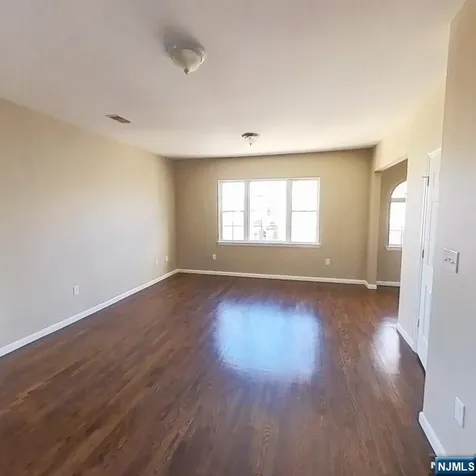 547 Elm Street Kearny NJ 07032