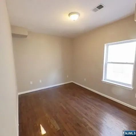 547 Elm Street Kearny NJ 07032