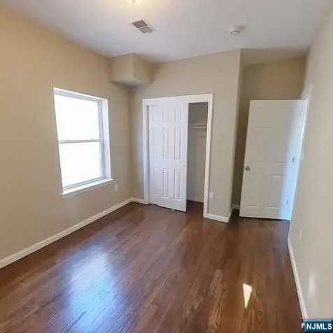 547 Elm Street Kearny NJ 07032
