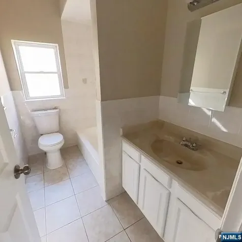 547 Elm Street Kearny NJ 07032