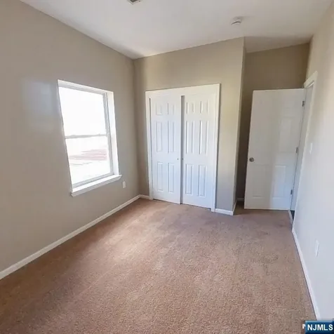 547 Elm Street Kearny NJ 07032