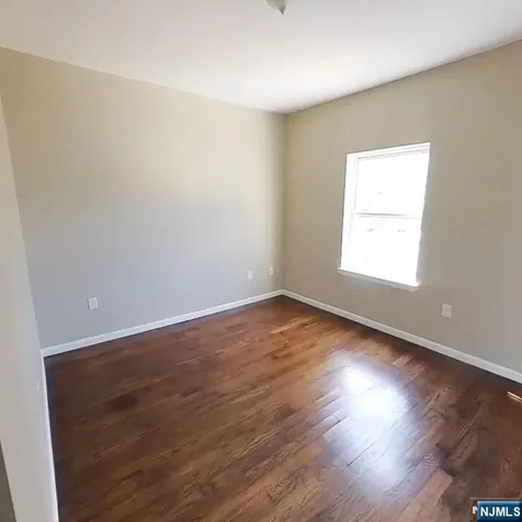 547 Elm Street Kearny NJ 07032