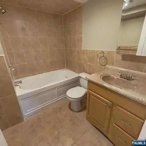 547 Elm Street Kearny NJ 07032