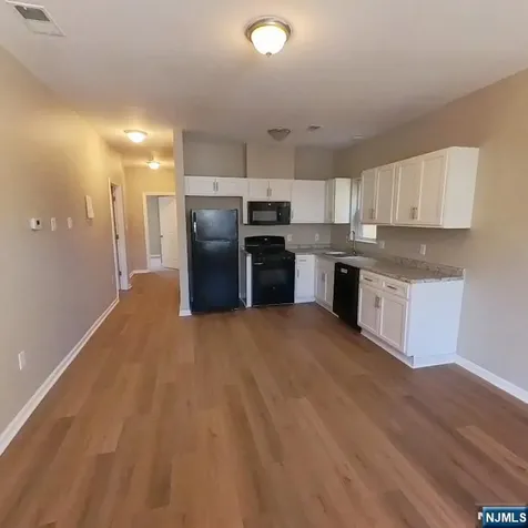 547 Elm Street Kearny NJ 07032