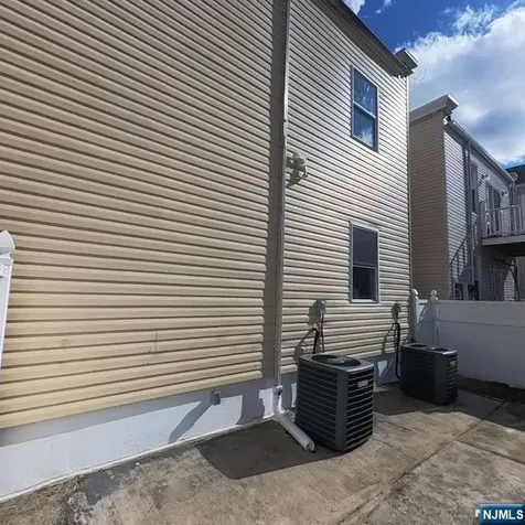 547 Elm Street Kearny NJ 07032