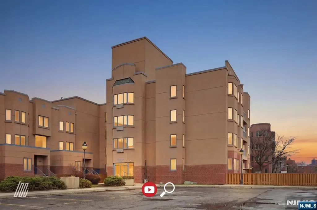 504 Nelson Court Edgewater NJ 07020