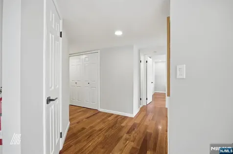 504 Nelson Court Edgewater NJ 07020