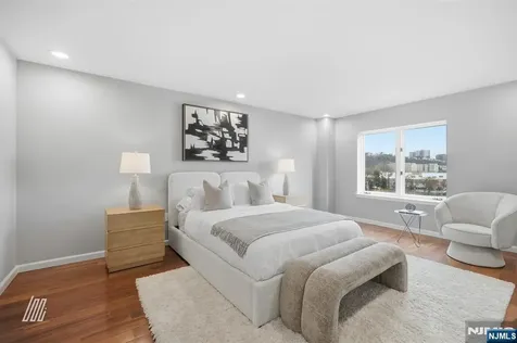 504 Nelson Court Edgewater NJ 07020