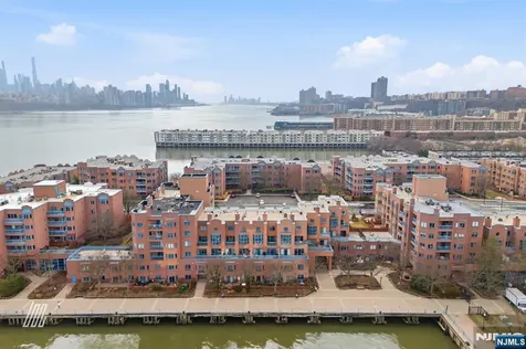 504 Nelson Court Edgewater NJ 07020