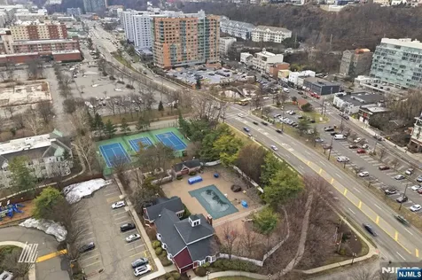 504 Nelson Court Edgewater NJ 07020