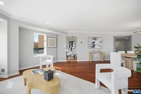 504 Nelson Court Edgewater NJ 07020