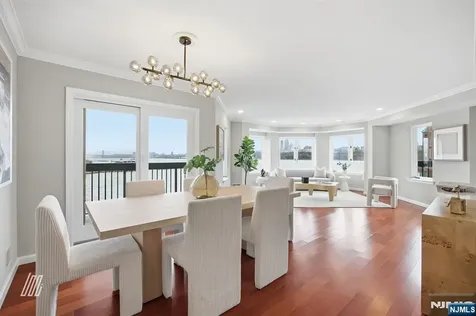 504 Nelson Court Edgewater NJ 07020