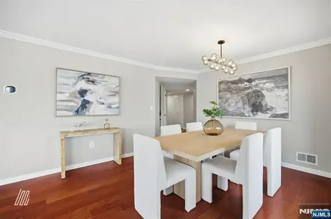 504 Nelson Court Edgewater NJ 07020