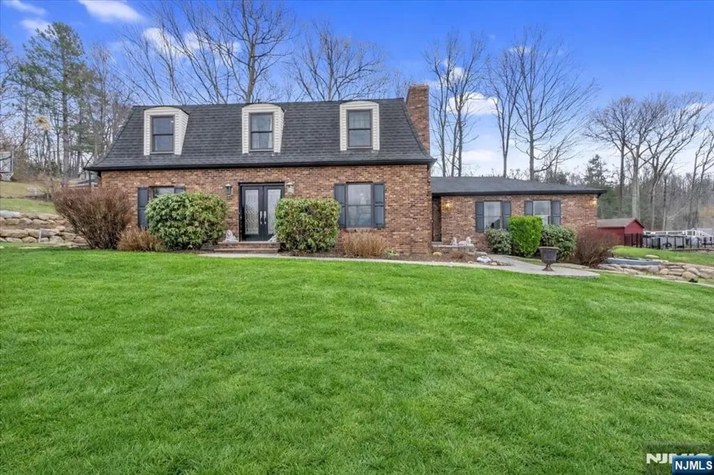 40 Alvin Road West Milford NJ 07480