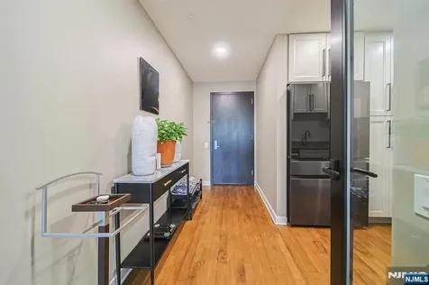 612 Hudson Park Edgewater NJ 07020