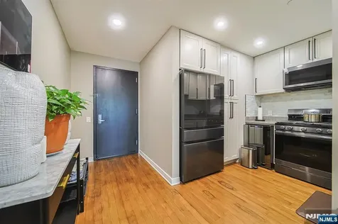 612 Hudson Park Edgewater NJ 07020