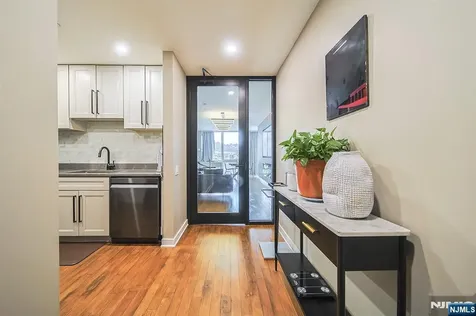 612 Hudson Park Edgewater NJ 07020