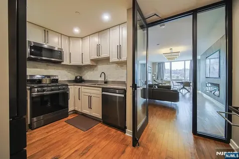 612 Hudson Park Edgewater NJ 07020