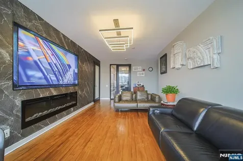 612 Hudson Park Edgewater NJ 07020