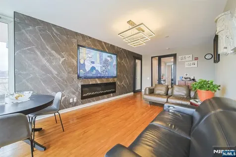 612 Hudson Park Edgewater NJ 07020