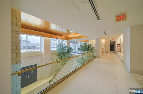 612 Hudson Park Edgewater NJ 07020