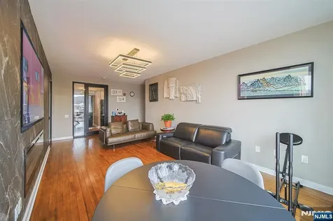 612 Hudson Park Edgewater NJ 07020