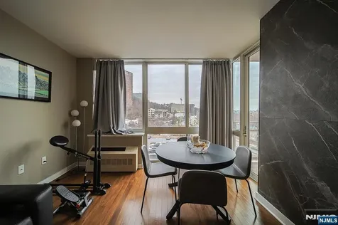 612 Hudson Park Edgewater NJ 07020