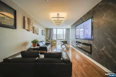 612 Hudson Park Edgewater NJ 07020