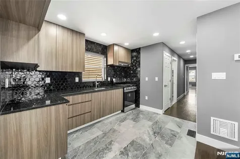 1117 Chestnut Street Elizabeth NJ 07201