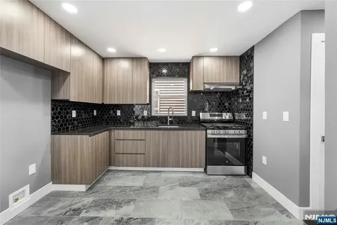 1117 Chestnut Street Elizabeth NJ 07201