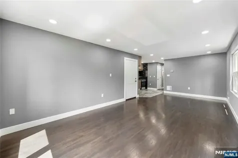 1117 Chestnut Street Elizabeth NJ 07201