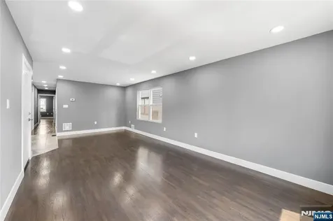 1117 Chestnut Street Elizabeth NJ 07201