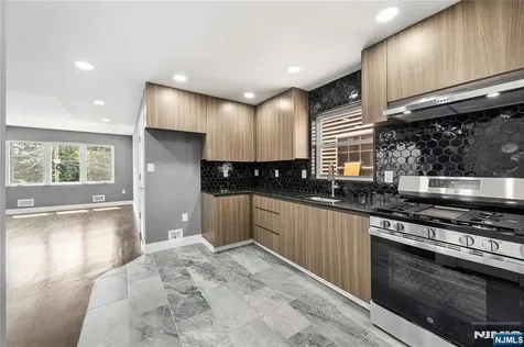 1117 Chestnut Street Elizabeth NJ 07201